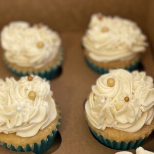 Kerry’s Naked Madagascar Vanilla Cake & Cupcakes